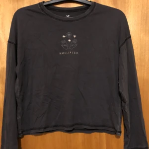 Hollister tröja  - Mjuk Aldrig använd  Passar xs-s Washed look 