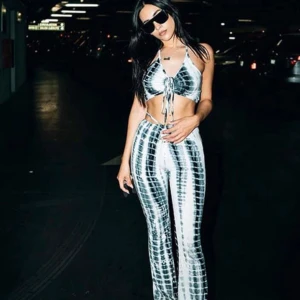 SNYGGT SETT🦋🍒 - Super snyggt sett!!🦋aldrig använd. Super strechig kan passa storlekar uppåt.