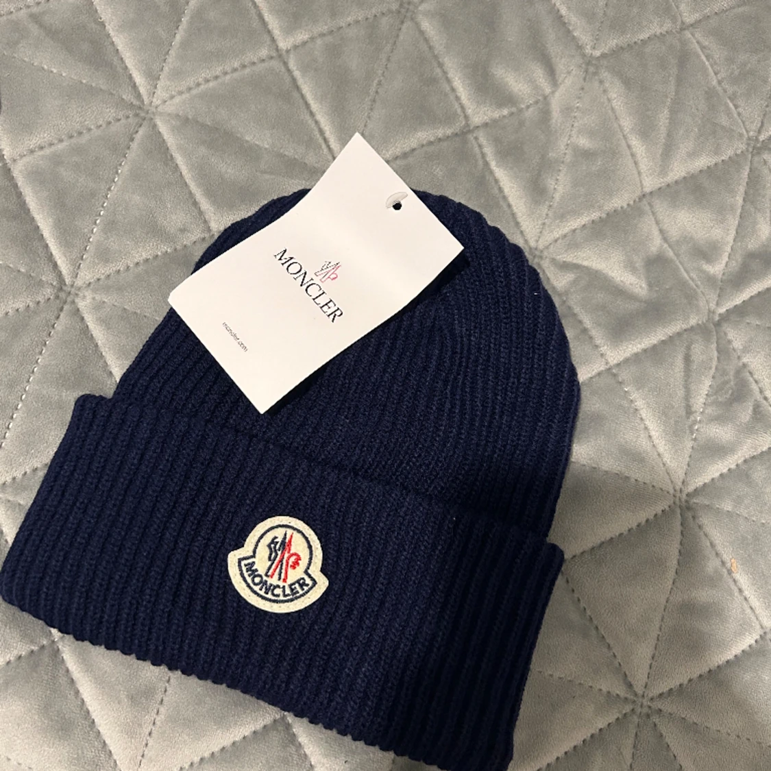 Moncler mössa