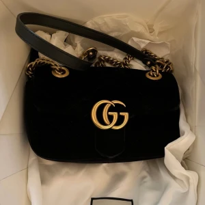Gucci Marmont Black Velvet  - Superfin Svart Gucci Marmont Velvet.  