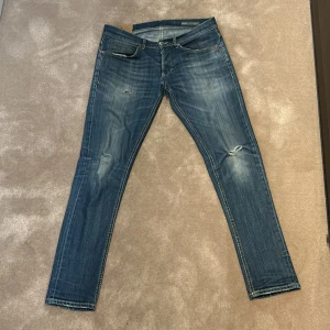 Dondup jeans - Säljer dessa feta jeans i modellen George i storlek 33. Inga defekter. Kond 9/10