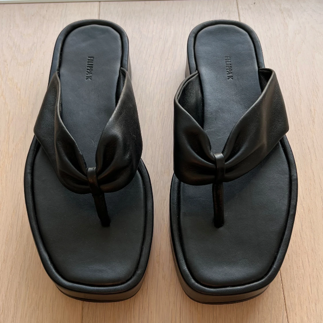 Filippa K läder sandaler