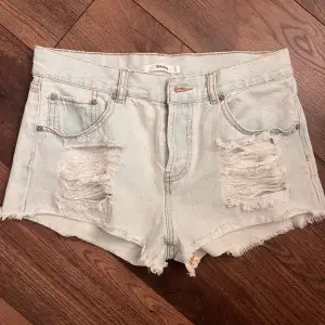 Super snygga lågmidjade jeansshorts💕pris kan diskuteras🙌🏻 skriv vid frågor🙏🏼