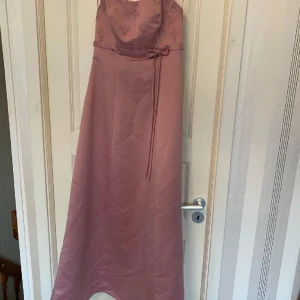 Klänning - Klänning storlek S/M