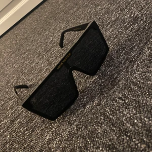 Louis Vuitton Solglasögon  - Säljer dessa Riktigt feta LV solglasögon eftersom de inte kommer till användning längre, pris kan diskuteras.