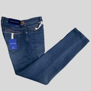 Säljer dessa Feta Jacob Cohën jeans i nästintill oanvända. Vid frågor ”kontakta” 