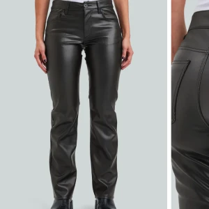 Skinnbyxor bikbok - Säljer dessa som ja knappt använt då dom e för små för mig eller aa väldigt tighta , Nypris 599 ;-