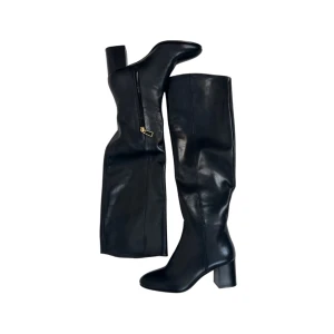 Boots - snygga höga boots från filippa k i nyskick! går till lite under knäna på mig som är 165. 💛