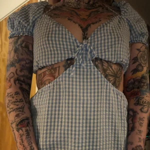 Gingham klänning  - Super söt  Aldrig använd  Liten i storleken 