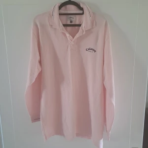 Rosa Callaway golf långarmad pike - Säljer då den inte passar. Storlek XXL, väldigt bra skick