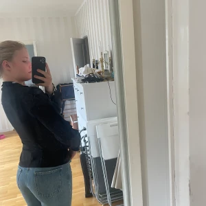 Blus från sellpy - Fin blus från sellpy jag har aldrig använt då den är lite liten över bysten