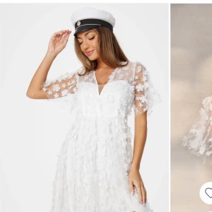 Studentklänning  - Säljer denna jätte fina studentklänning i strl 38 då jag ej kommer använda den något mer, använd 1 gång. Inköpta priset 999kr, säljer för 350kr