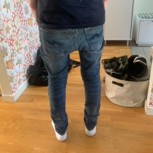 Nudie Jeans Tight Terry  - Säljer dessa jeans från nudie för jag har växt ut dem. W27 L30, modell tight terry slim fit. Inga defekter, grymt skick. Riktigt snygg tvätt! Hör av er vid frågor😊