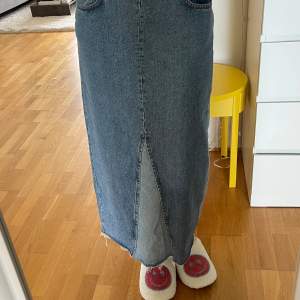 Så unik och fin jeanskjol från zara’