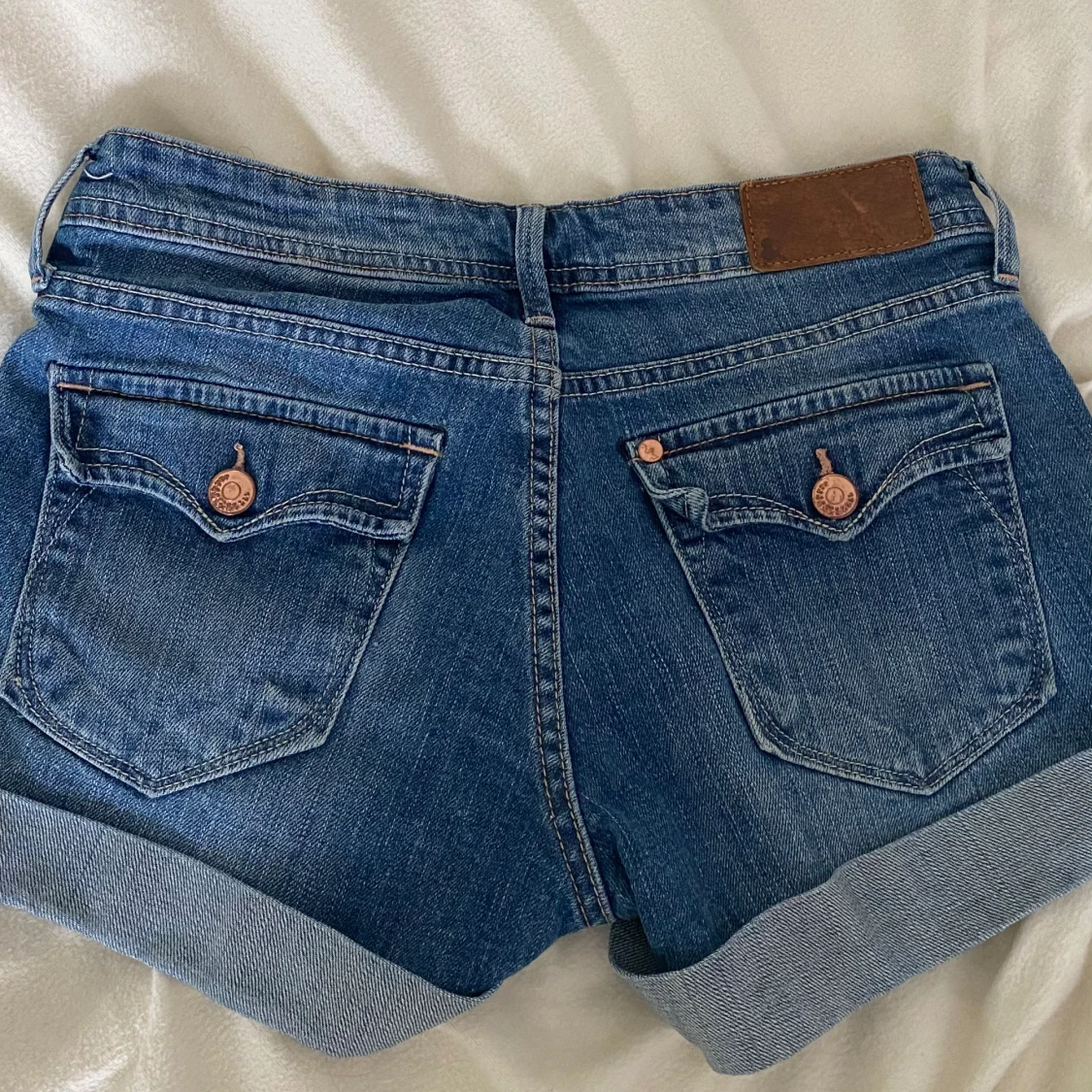 lågmidjade shorts - 90