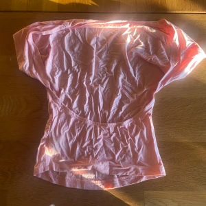 Öppen rygg topp - 💗