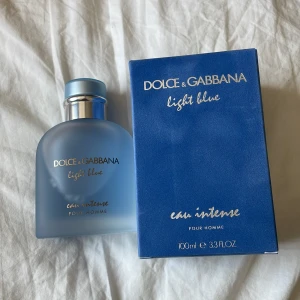 Dolce & Gabbana light blue intense - Parfym som är använd ett fåtal gånger.