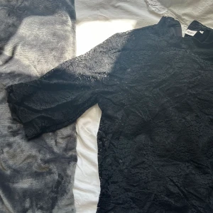 Svart blus  - Svart blus från object 