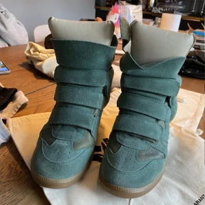 Isabel marant  - Säljer mina Isabel marant!  (Lånade bilder från annonsen jag köpte!!)