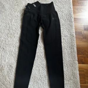 Tights från ICIW - Helt nya Svarta tränings tights från ICIW, aldrig använda,storlek XS