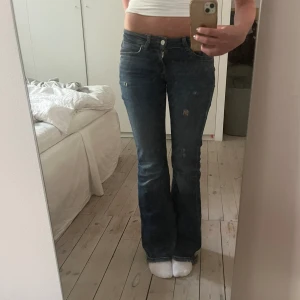 Lågmidjade jeans - Lågmidjade jeans från only, kommer inte till användning💞
