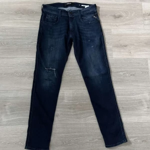 Replay anbass - Säljer nu mina replay anbass i storlek 30.  30 helt nya använda 1 gång ny pris 1899