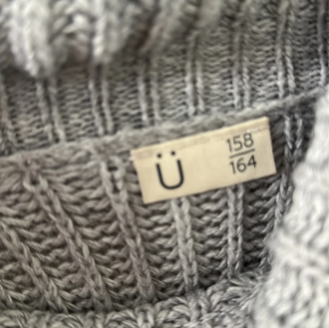 Fin stickad tröja med turtle neck  - 90