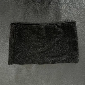 Svart topp - Svart glittrig tub topp, köpt i Kroatien 2022, använd ett fåtal gånger, vet ej märke 