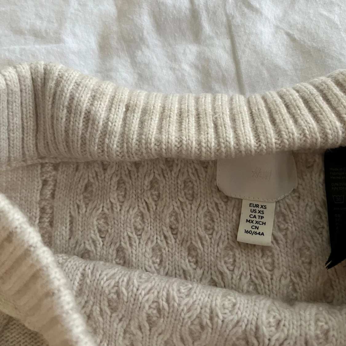 Stickad kortkjol ✨ - 90