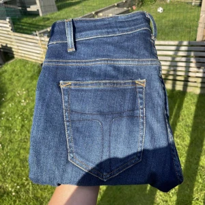 Tiger of sweden  - Säljer nu dessa feta tiger of Sweden jeans då dom inte kommer till någon användning. Modellen är skinny fit och passar 30/32. Hör av er vid frågor eller funderingar. 