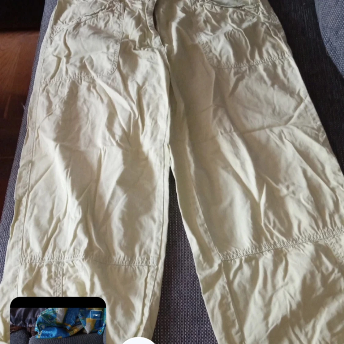 Halvlånga byxor stl L - 90