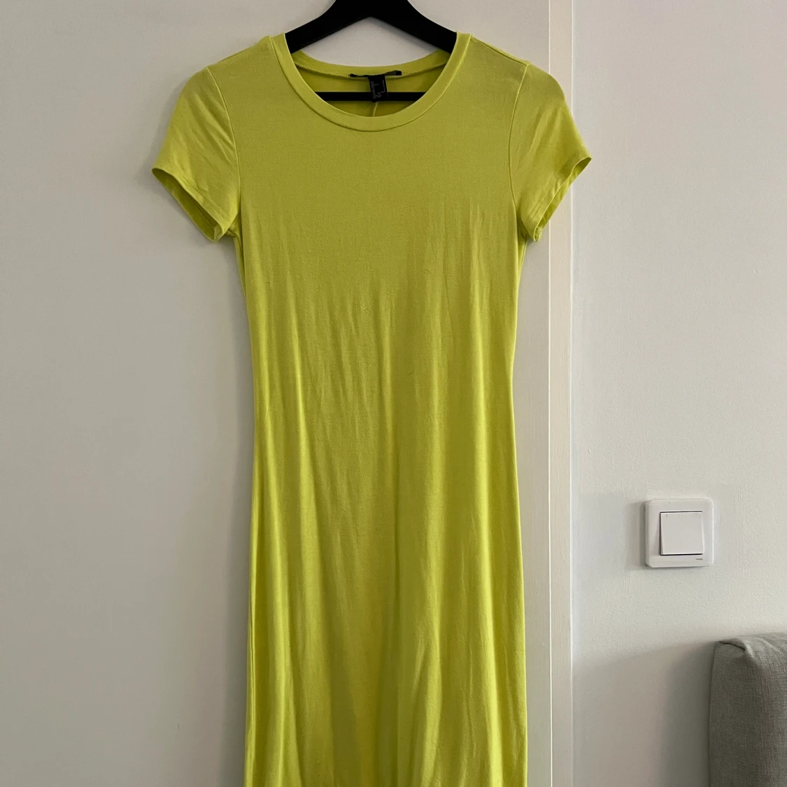 Klänning med slitt - 90