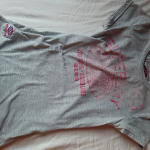 Jättefin T-shirt  - Jättefin superdry t-skirt. Bra skick. Priset går att diskutera. Kontakta mig vid minsta fråga ❤❤