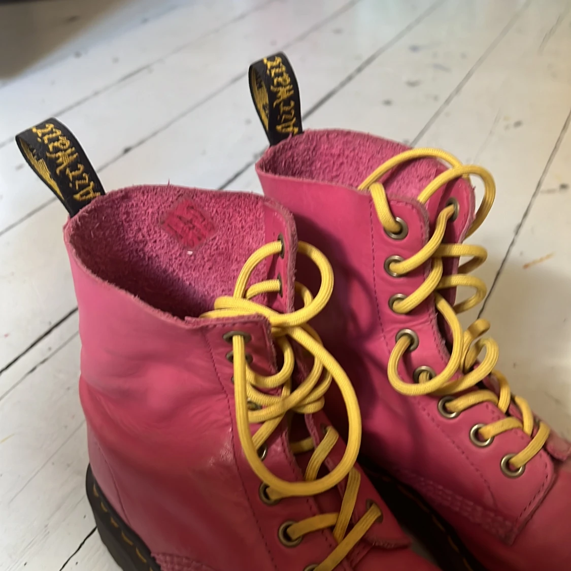 Dr. Martens  - 91