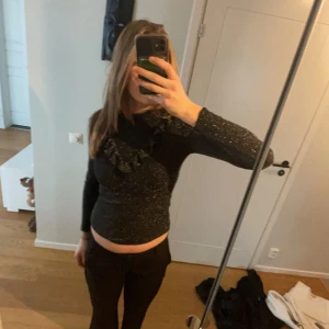 Glitter tröja  - Glittrig tröja från Lindex💘