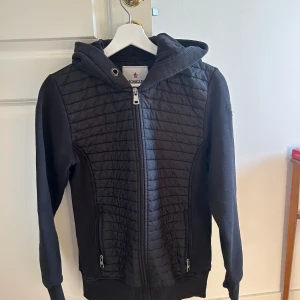 Moncler - Moncler jacka/kofta. 
