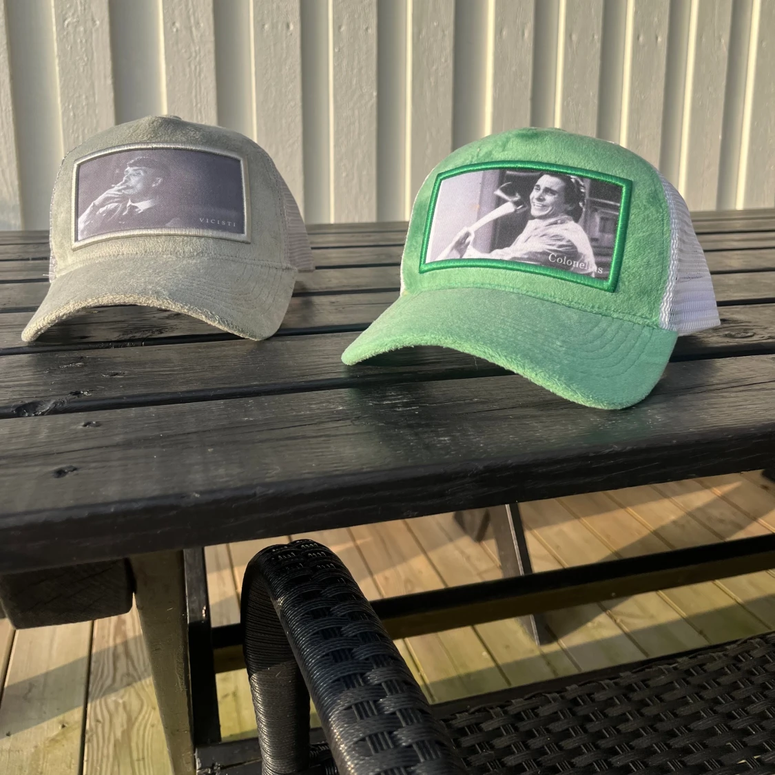 2 velvet keps går och grön