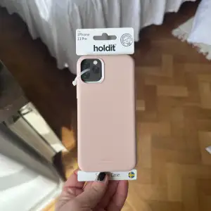 Skal till iPhone 11 pro. Helt oanvänd 💗  