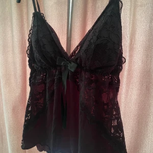 Svart linne  - Svart linne i storlek S, väldigt bra skick 