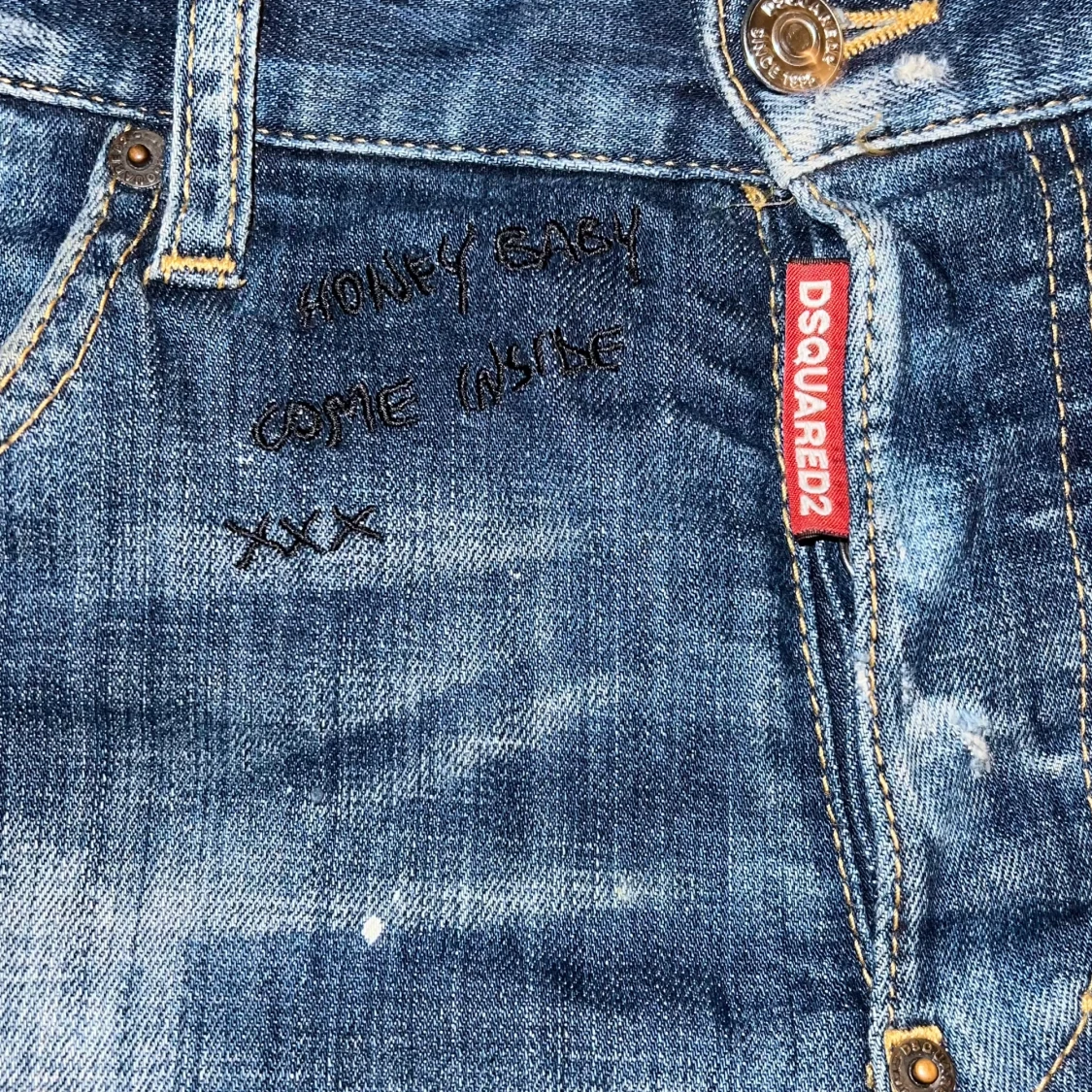 Dsq2 jeans äkta med kvitto - 1