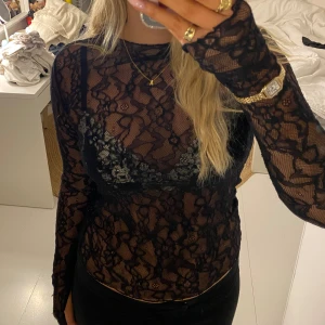 Spetstopp - Passar perfekt till fest eller finmiddag. Använd ca 5 gånger. Passar S/M och är slut på hemsidan. Skriv för frågor❤️