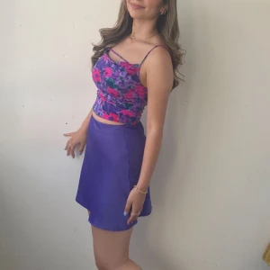 BikBok kjol och top - Jag säljer mitt set från bikbok - Kjol och top tillsammans - bara använd en gång 