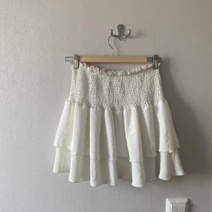 Kjol - Storlek Xs men är väldigt stretchig så skulle nog säga Xs-m💕 Fint skick ❤️