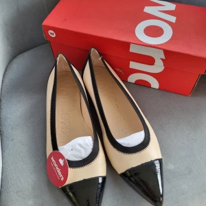 Nya ballerinaskor Wonders strl 38 - Nypris 1700 kr