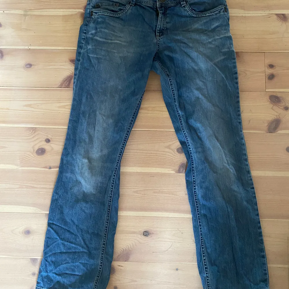 Snygga låg midja jeans, lite utsvävning!💞. Jeans & Byxor.