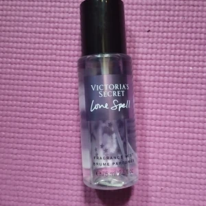 Viktoria secret parfym - Säljer denna 75ml Viktoria secret parfym som inte kommit till användning. 