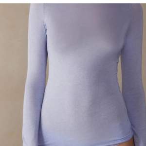 Säljer denna fina Intimissimi tröjan som inte säljs längre🎀 Lite nopprig men inget man tänker på. Skulle kunna tänka mig att kunna byta den mot den ljusrosa💕 Kom privat för fler bilder. Kan tänka mig sänka priset vid snabb affär!