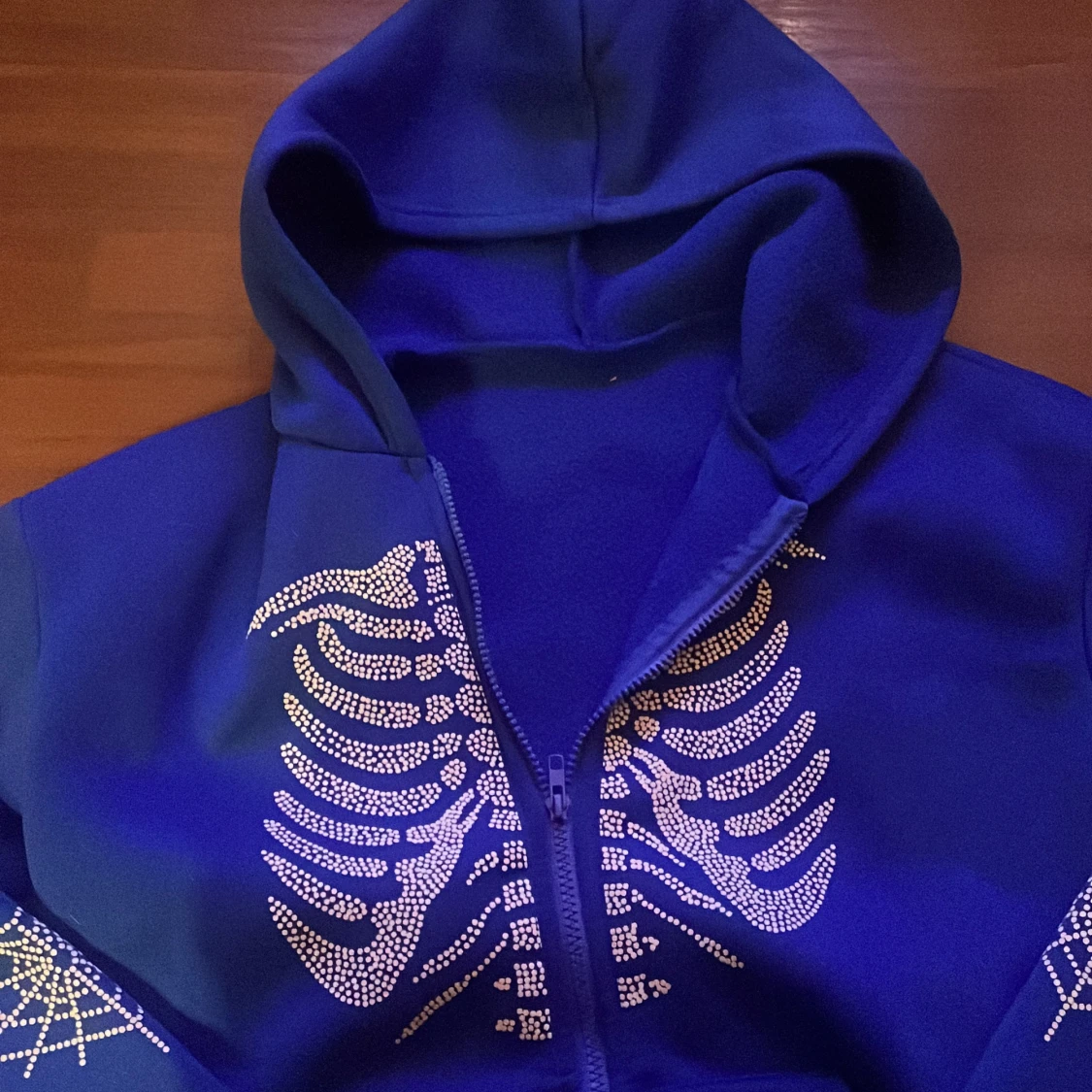 En jätte gosig blå sipphoodie med sklett på magen💙 - 90