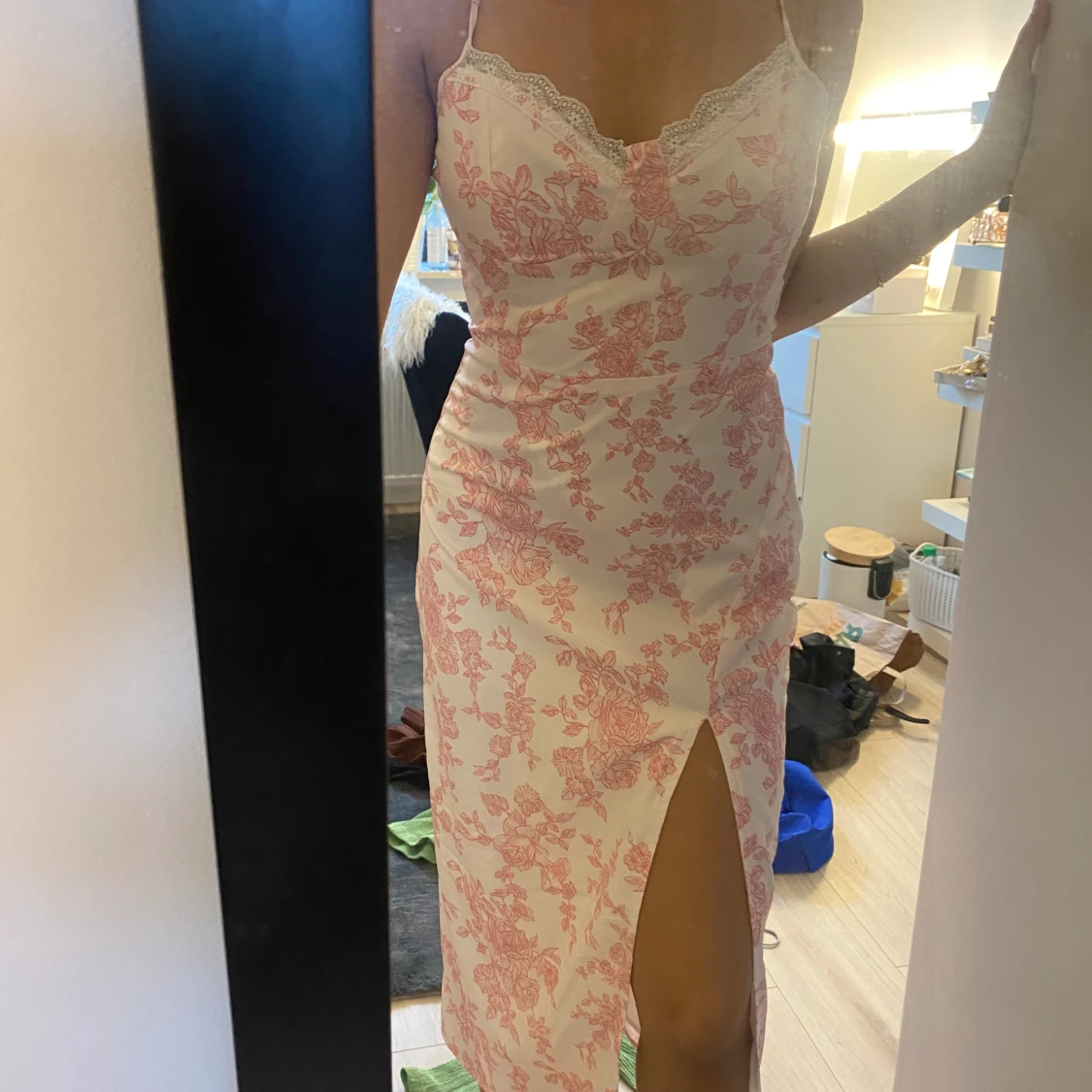 Rosa blommig klänning - 90