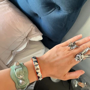 Så snyggt armband💛🧡 - Säljer detta så fina armband som inte kommer till användning🔥🔥